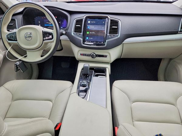 2023 VOLVO XC90