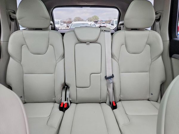 2023 VOLVO XC90