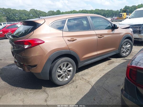 2017 HYUNDAI TUCSON SE