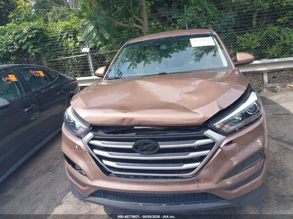 2017 HYUNDAI TUCSON SE