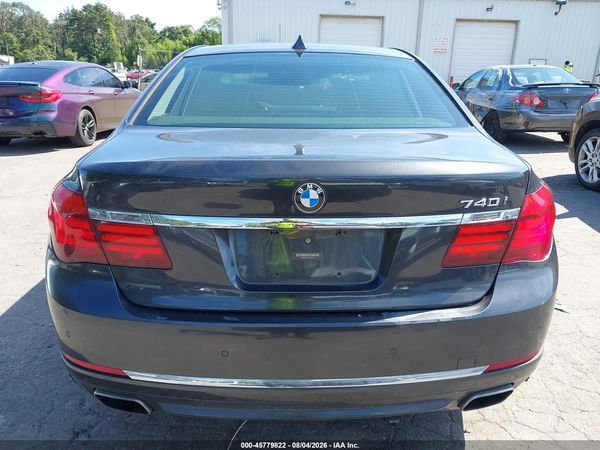 2015 BMW 740I