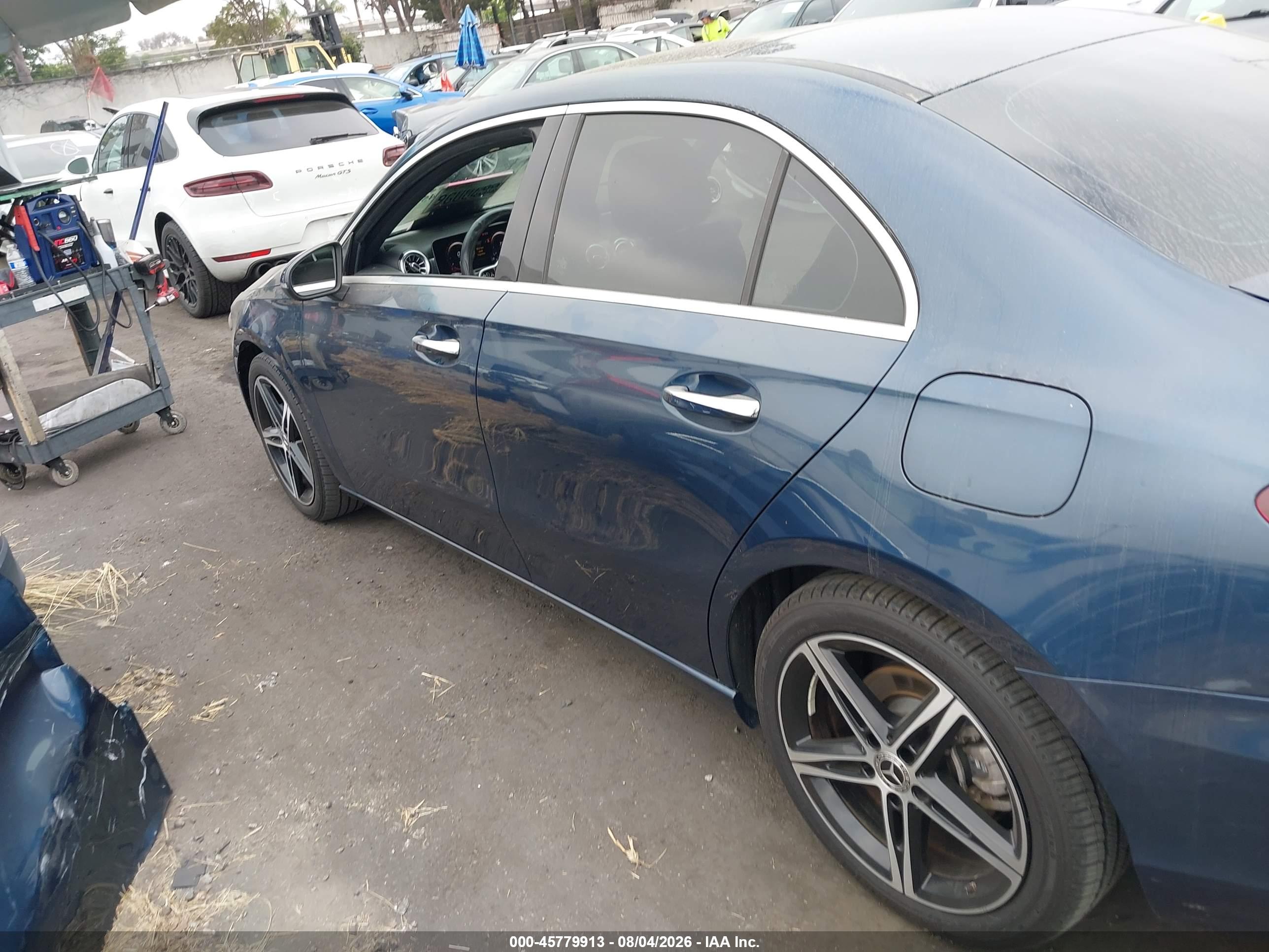 2019 MERCEDES-BENZ A 220 A220