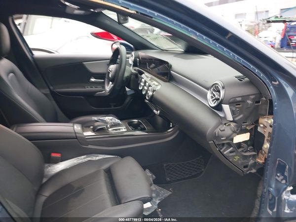 2019 MERCEDES-BENZ A 220 A220