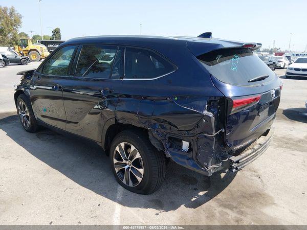 2022 TOYOTA HIGHLANDER XLE