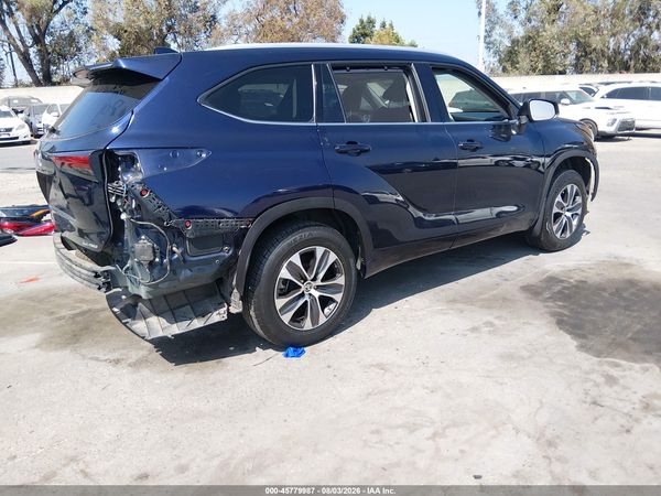 2022 TOYOTA HIGHLANDER XLE