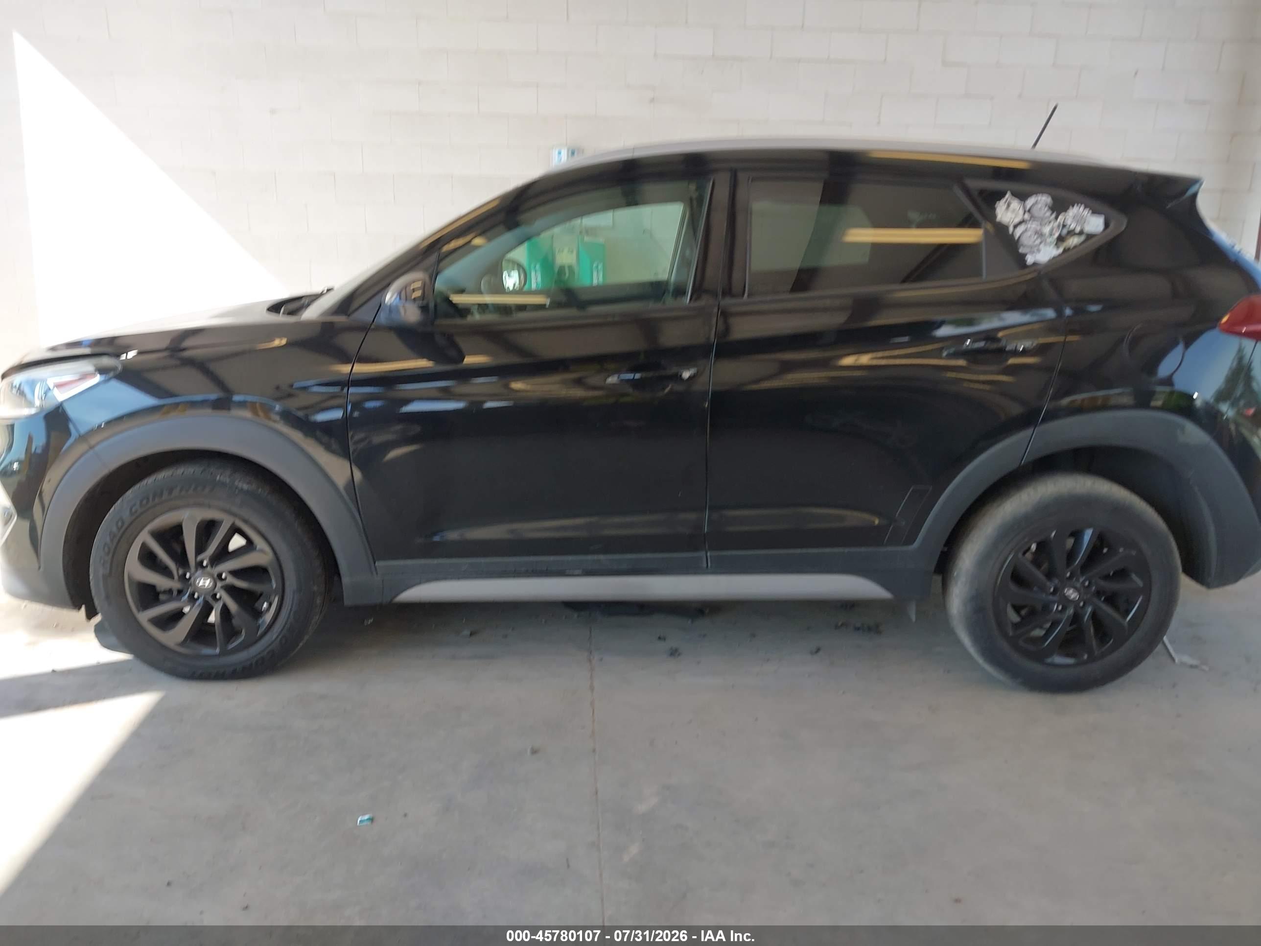2017 HYUNDAI TUCSON SE