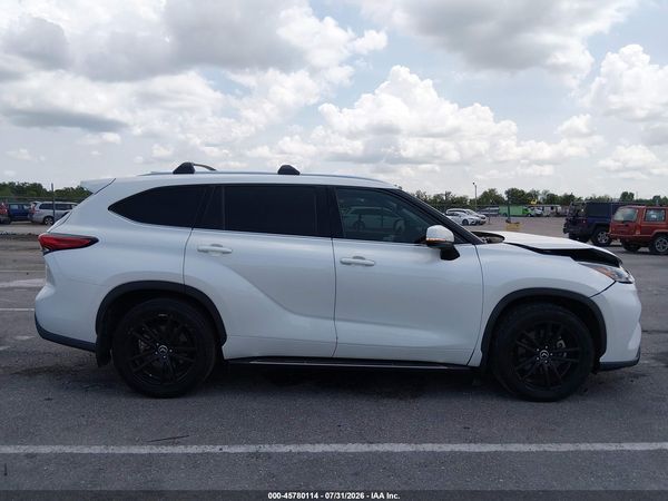2020 TOYOTA HIGHLANDER XLE