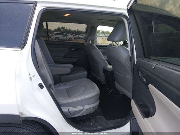 2020 TOYOTA HIGHLANDER XLE