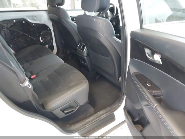2016 KIA SORENTO 2.4L LX