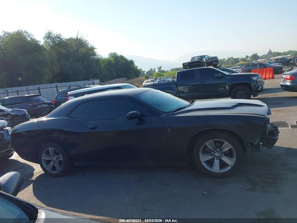 2017 DODGE CHALLENGER SXT