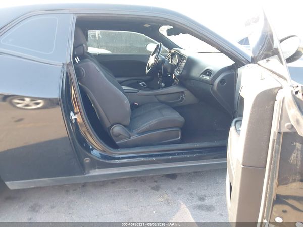 2017 DODGE CHALLENGER SXT