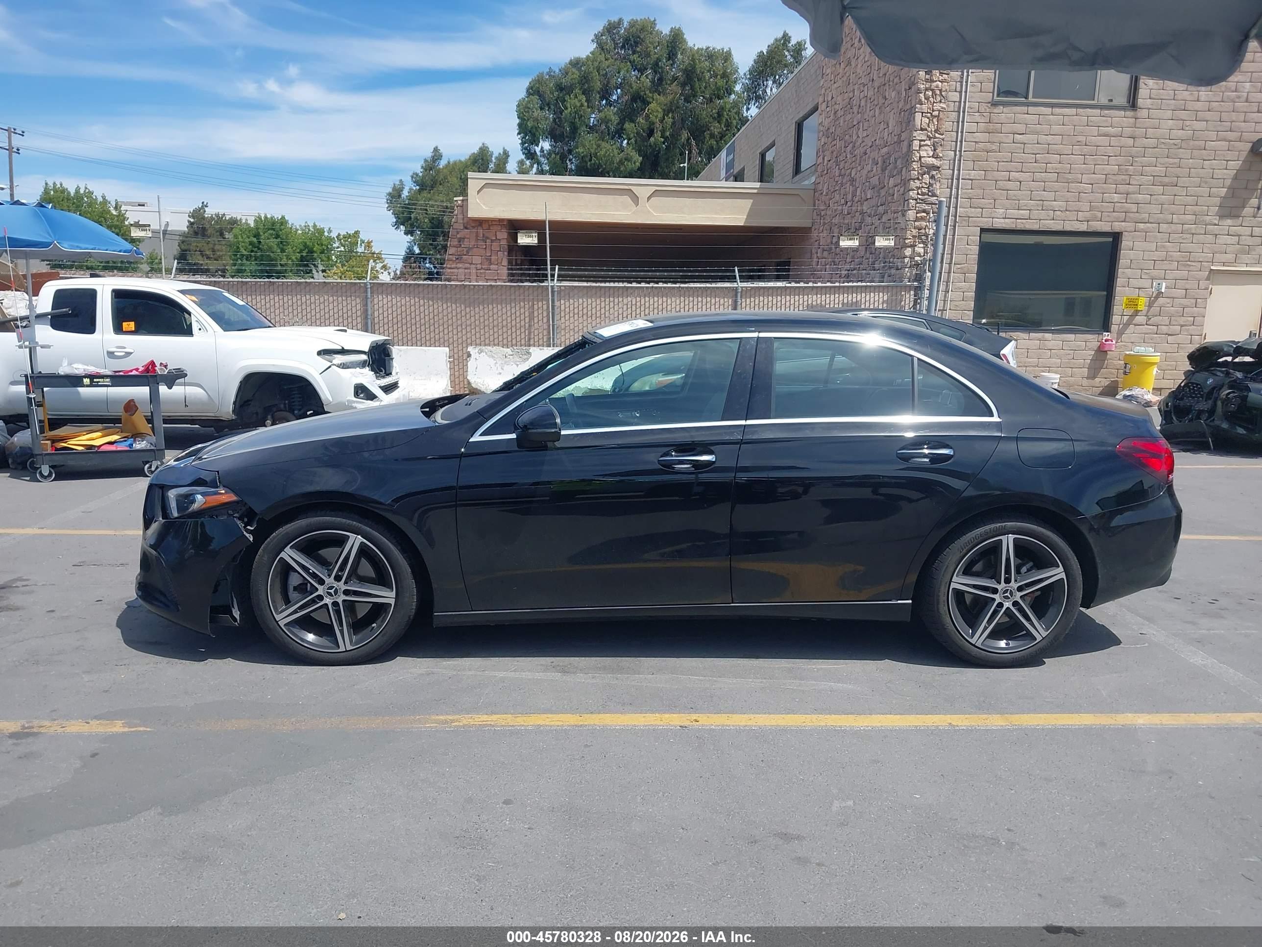 2022 MERCEDES-BENZ A 220 A220