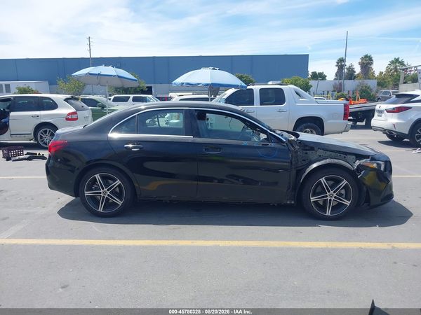 2022 MERCEDES-BENZ A 220 A220