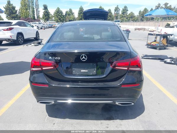 2022 MERCEDES-BENZ A 220 A220