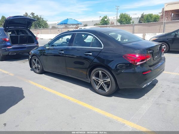 2022 MERCEDES-BENZ A 220 A220