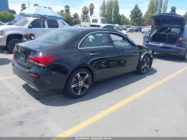 2022 MERCEDES-BENZ A 220 A220