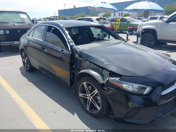 2022 MERCEDES-BENZ A 220 A220