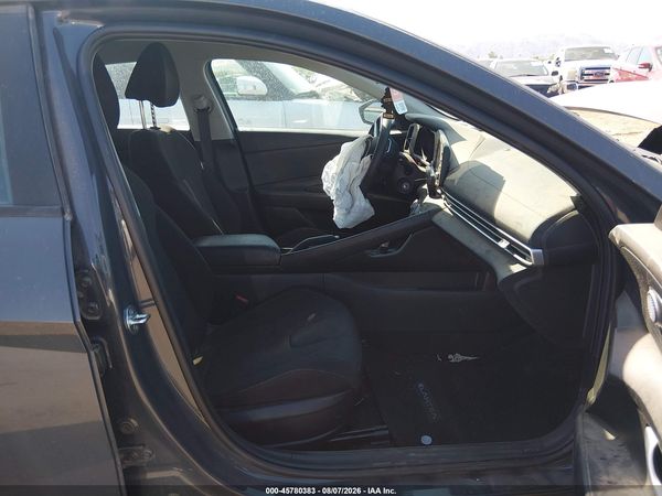 2023 HYUNDAI ELANTRA SE
