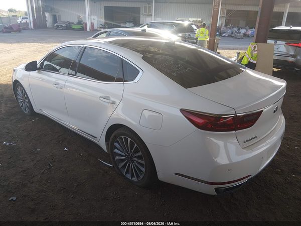 2018 KIA CADENZA PREMIUM