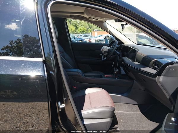 2025 NISSAN KICKS SR INTELLIGENT AWD — I5