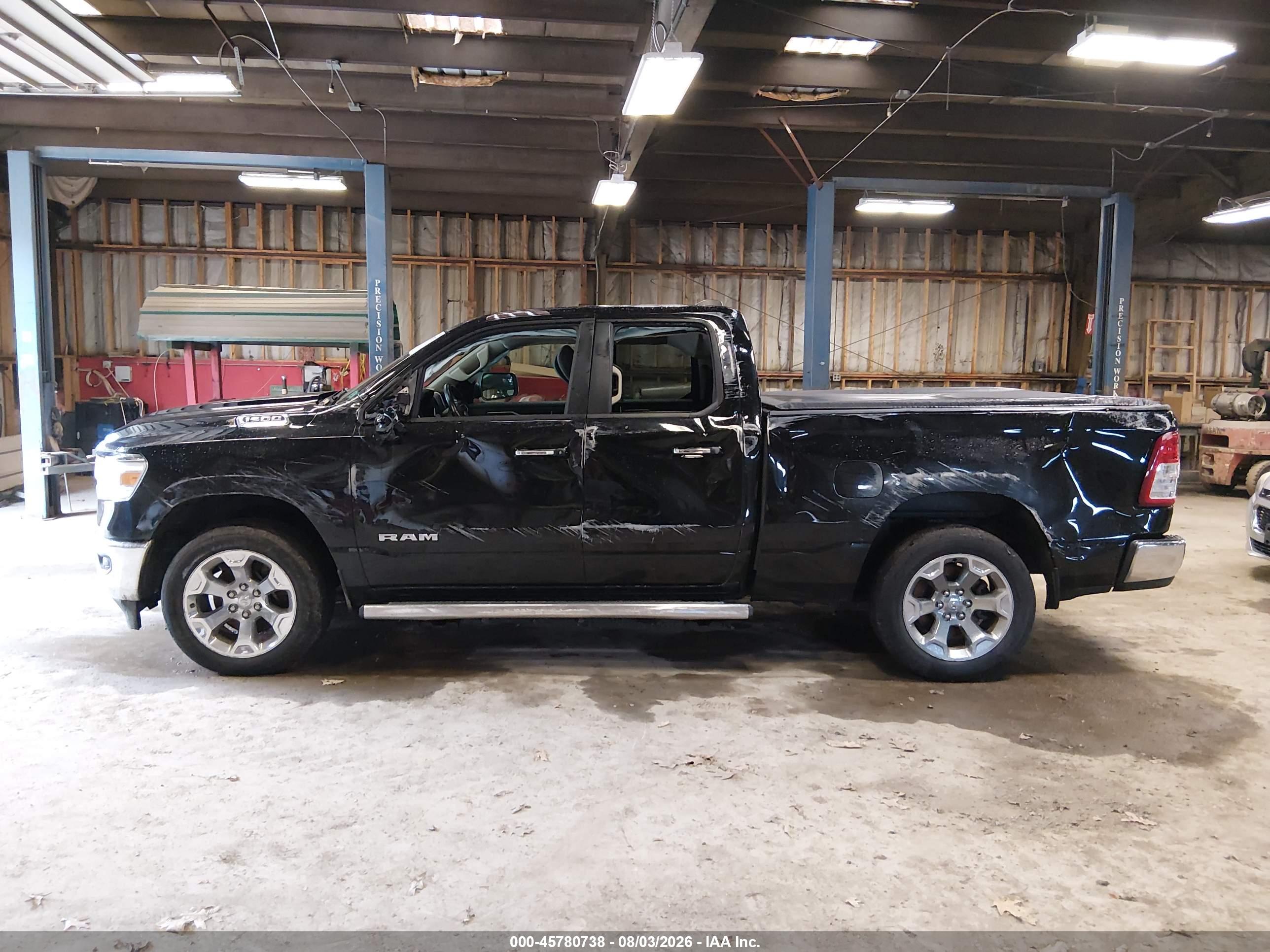 2020 RAM 1500 BIG HORN  4X4 6'4 BOX