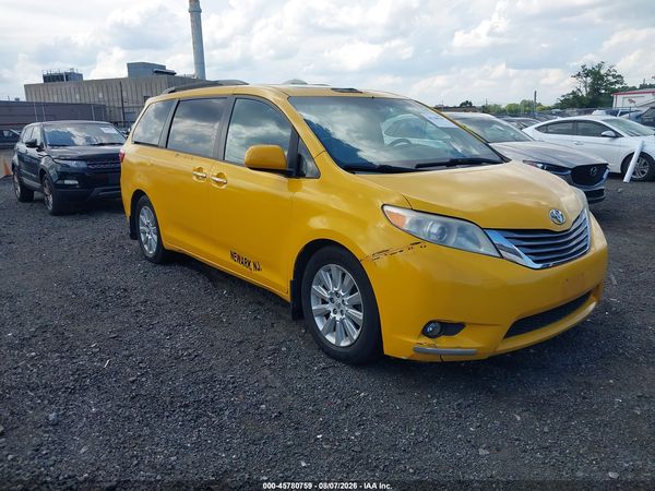 2015 TOYOTA SIENNA XLE PREMIUM 7 PASSENGER — I1