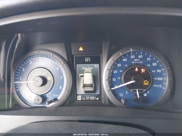 2015 TOYOTA SIENNA XLE PREMIUM 7 PASSENGER — I7