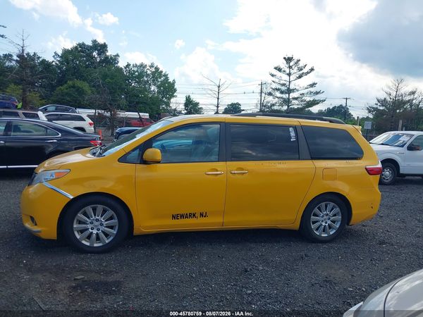 2015 TOYOTA SIENNA XLE PREMIUM 7 PASSENGER — I117