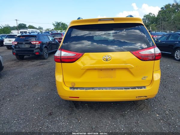 2015 TOYOTA SIENNA XLE PREMIUM 7 PASSENGER — I119