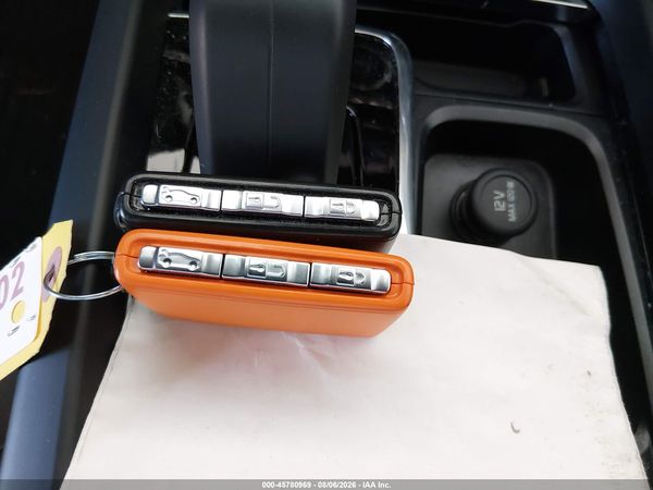 2025 VOLVO XC60 B5 CORE