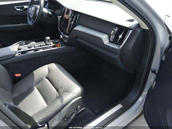 2025 VOLVO XC60 B5 CORE