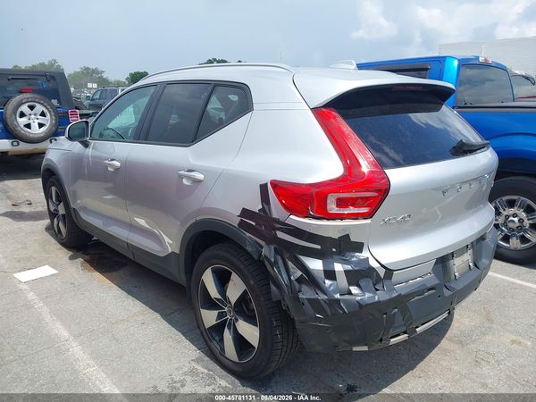 2019 VOLVO XC40 T5 MOMENTUM