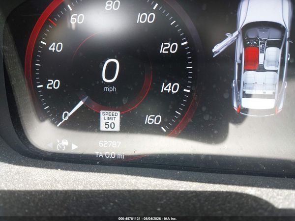 2019 VOLVO XC40 T5 MOMENTUM