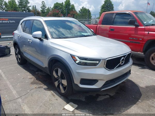 2019 VOLVO XC40 T5 MOMENTUM