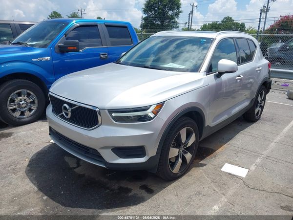 2019 VOLVO XC40 T5 MOMENTUM