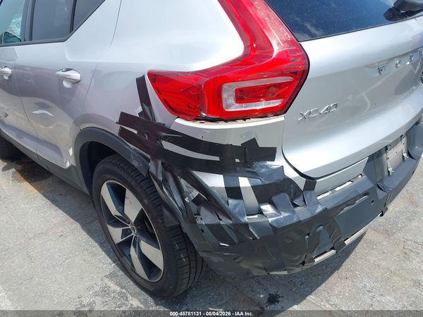 2019 VOLVO XC40 T5 MOMENTUM