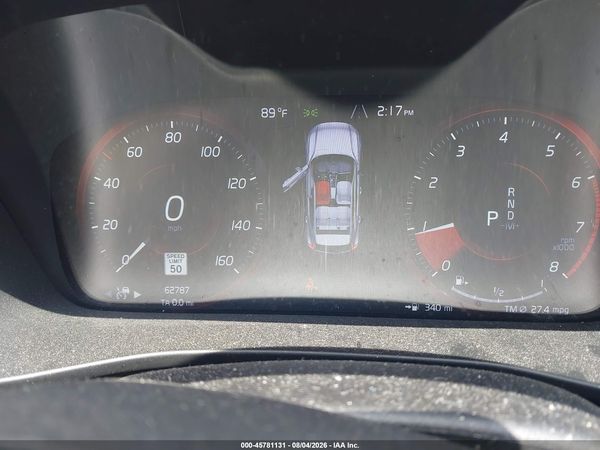 2019 VOLVO XC40 T5 MOMENTUM