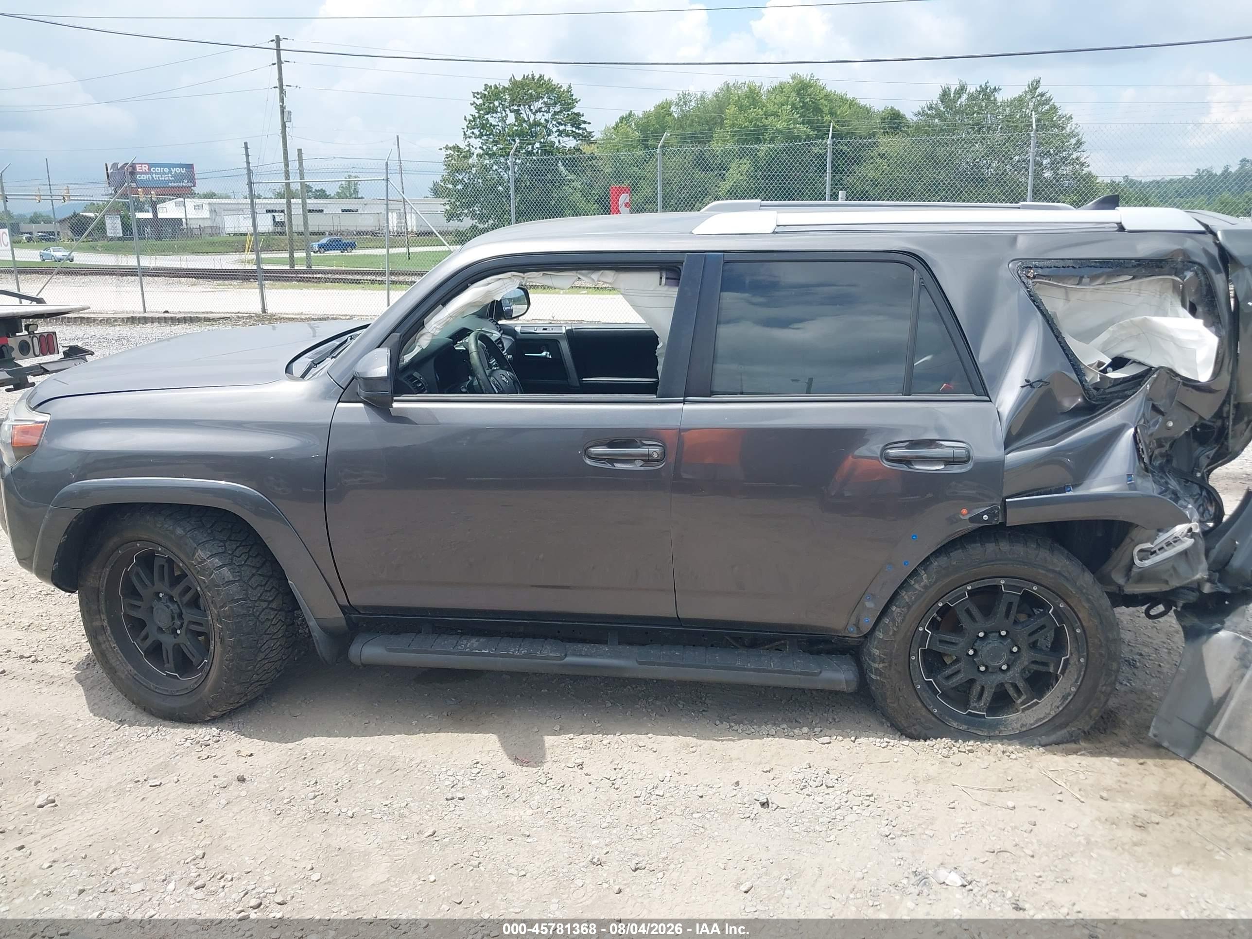 2018 TOYOTA 4RUNNER SR5