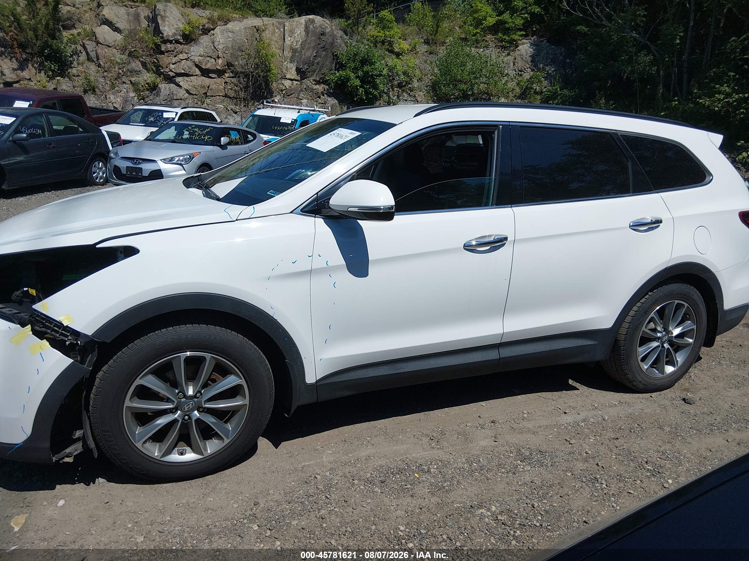 2017 HYUNDAI SANTA FE SE