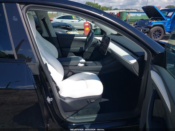 2025 TESLA MODEL Y
