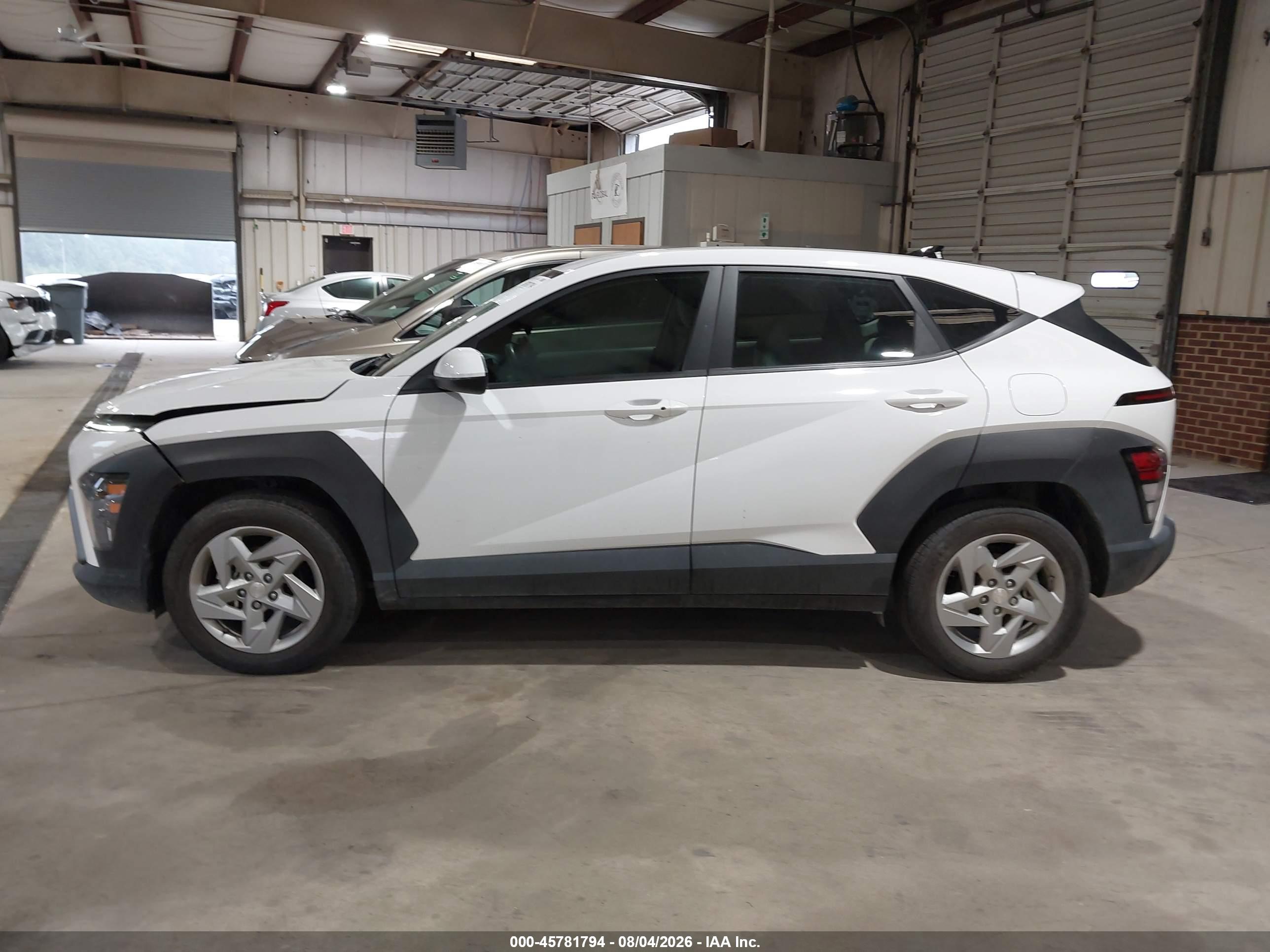 2024 HYUNDAI KONA SE