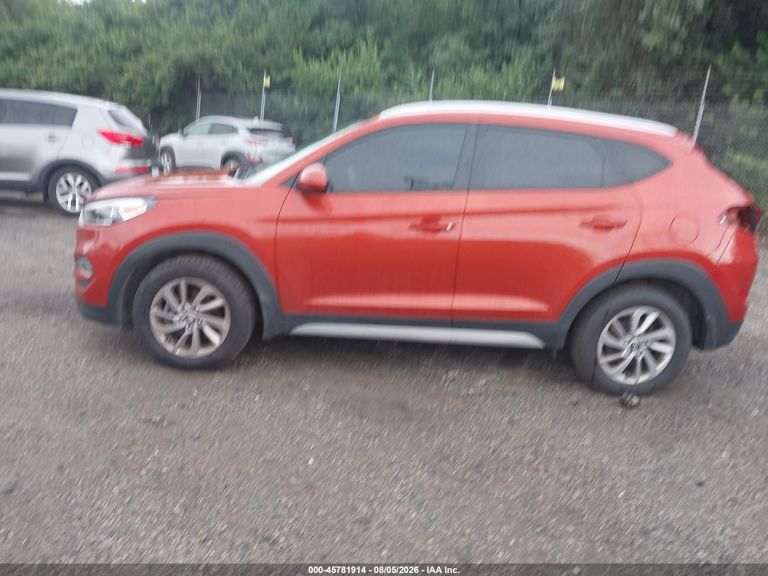 2017 HYUNDAI TUCSON SE