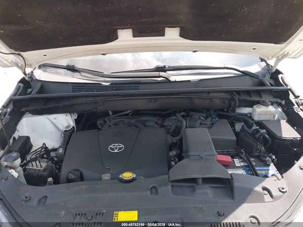 2017 TOYOTA HIGHLANDER SE