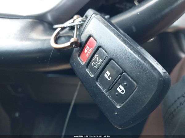 2017 TOYOTA HIGHLANDER SE