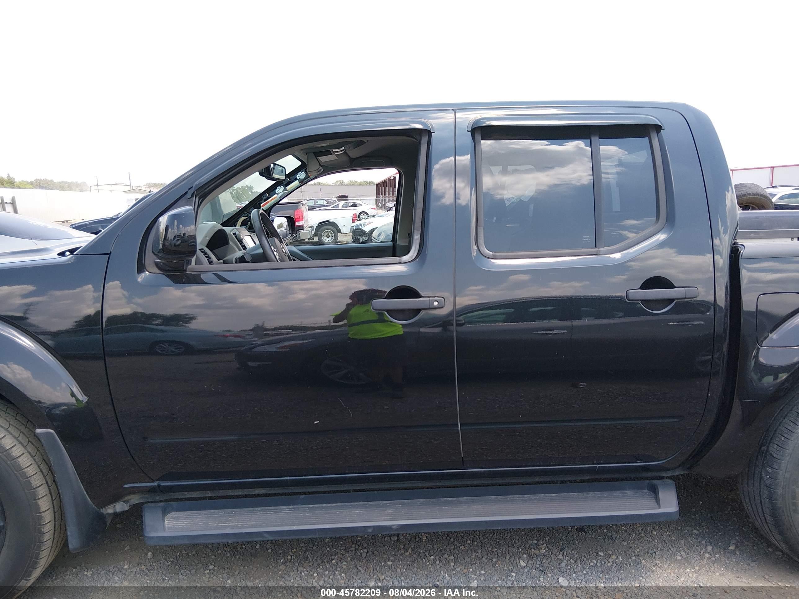 2019 NISSAN FRONTIER SV