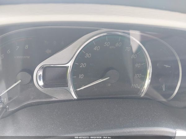 2014 TOYOTA SIENNA XLE V6 8 PASSENGER