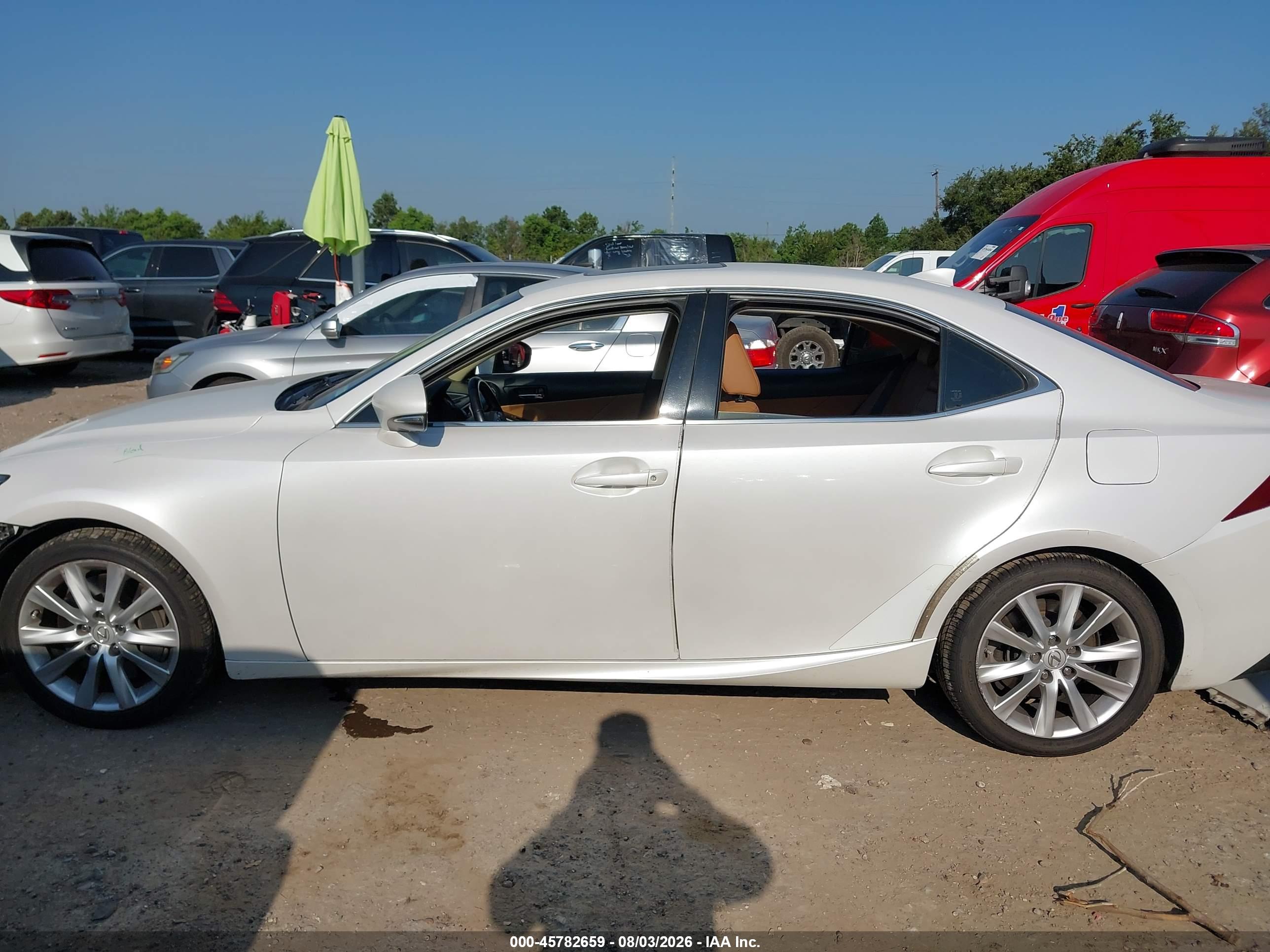 2016 LEXUS IS 200T
