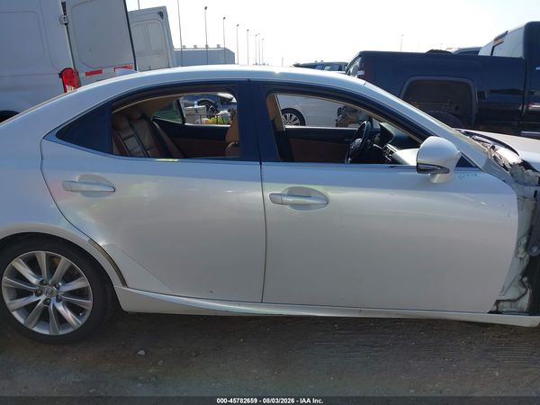 2016 LEXUS IS 200T