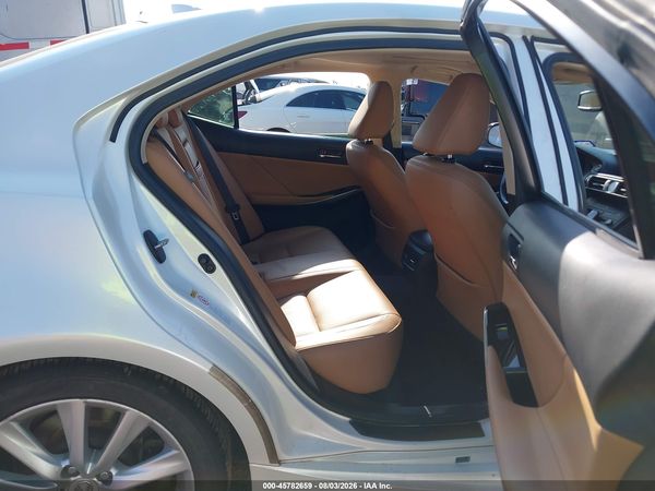 2016 LEXUS IS 200T