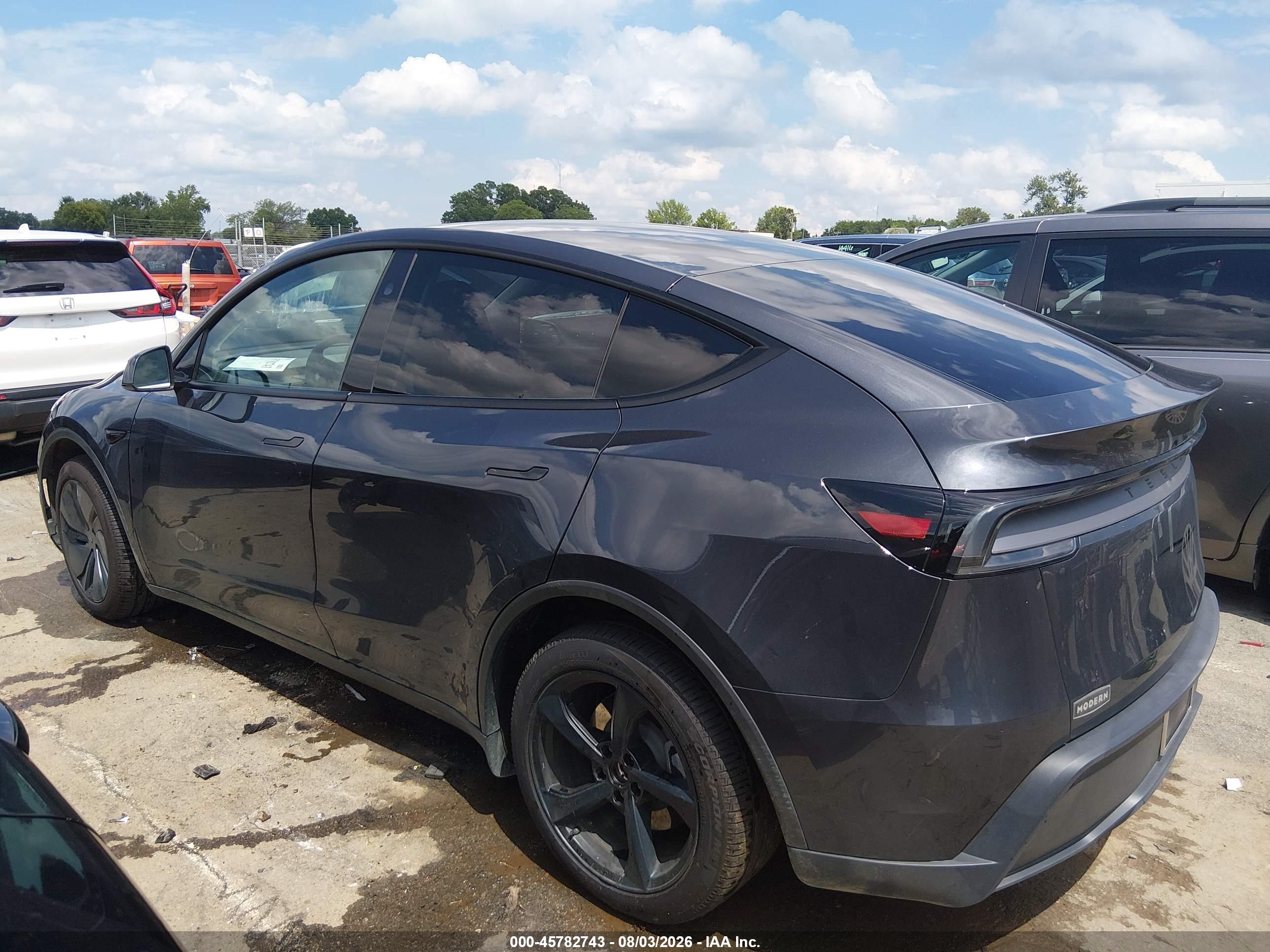 2026 TESLA MODEL Y